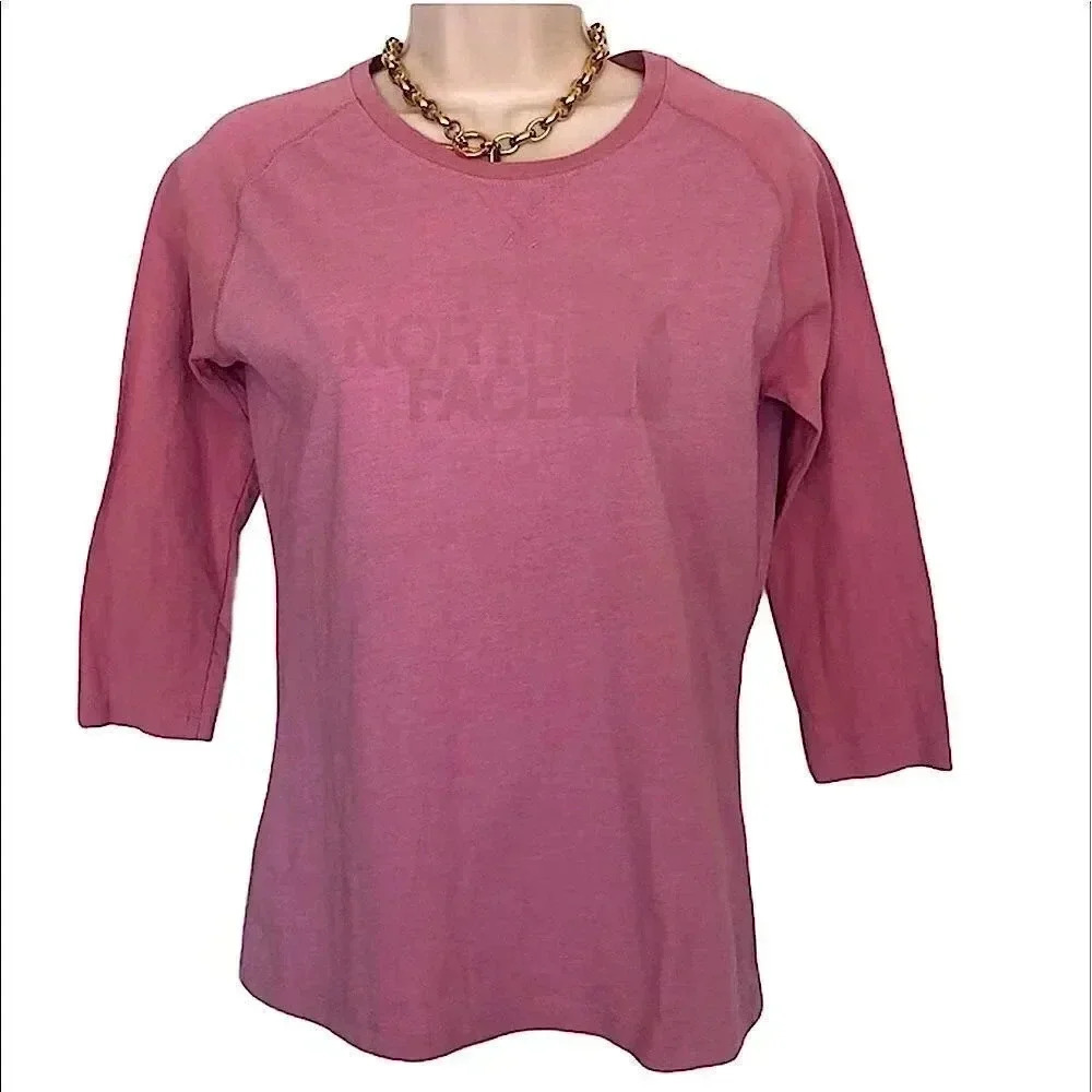 𝅺The north face pink 3/4‎ sleeve shirt size small